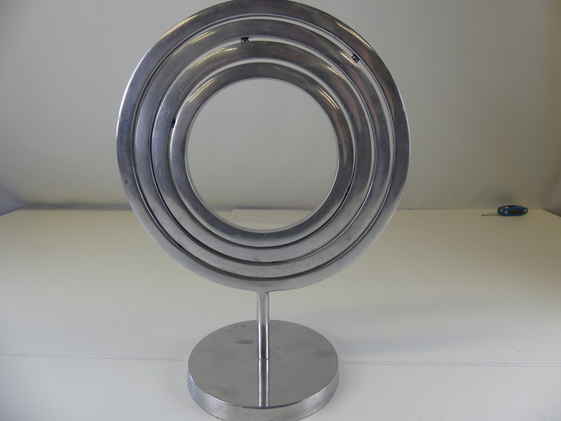 Gyroscoop met enkel ringen in metaal